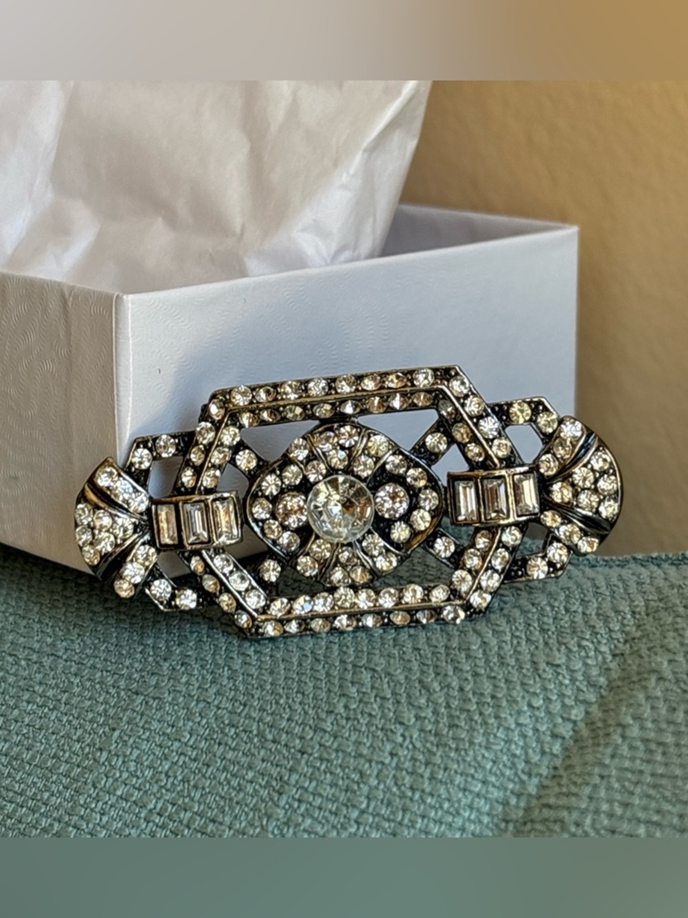 NWT VINTAGE M.J.Ent Art Deco style Brooch Rhinestone,Never Used,with provenance